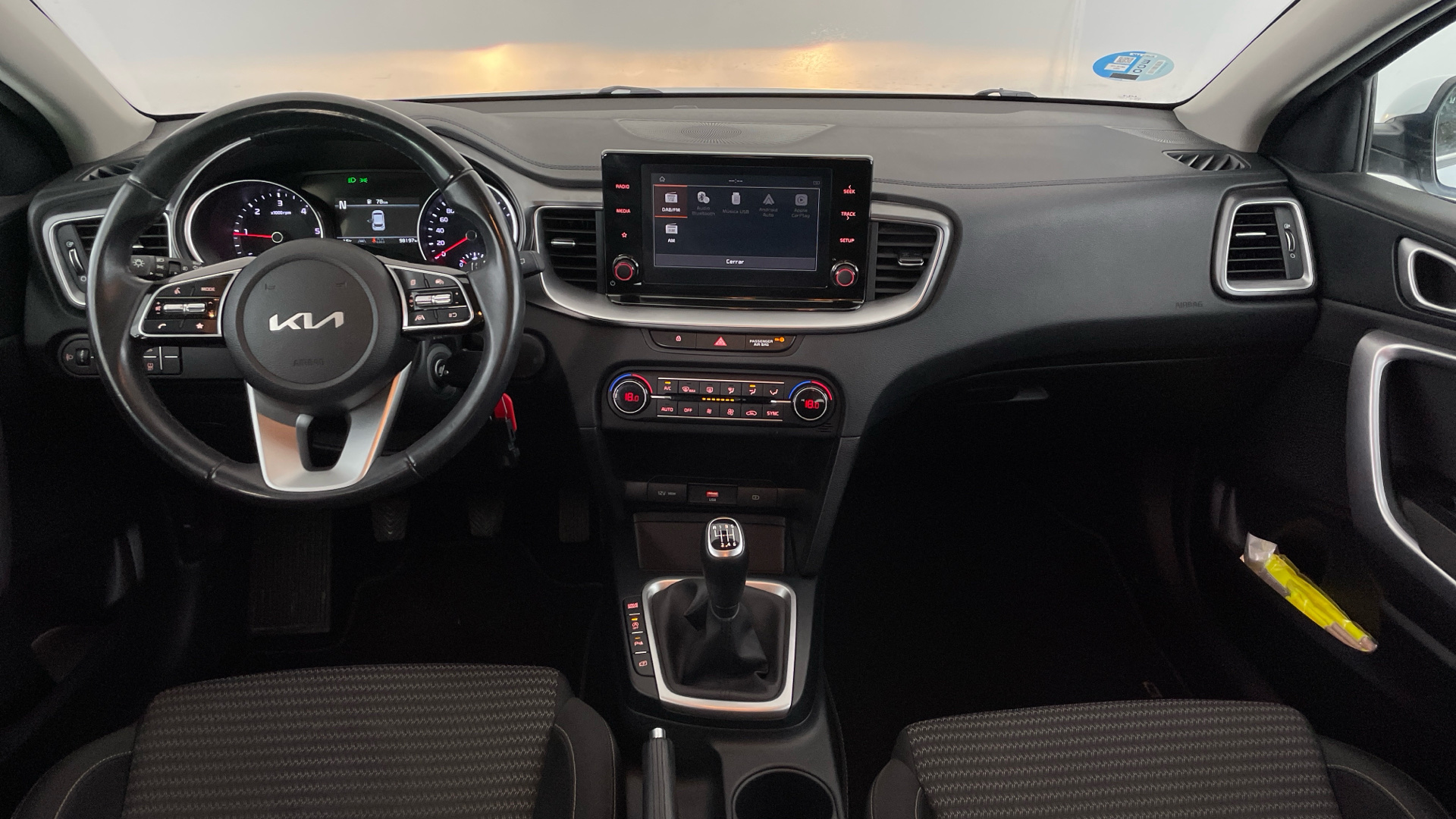 Kia Ceed - 10
