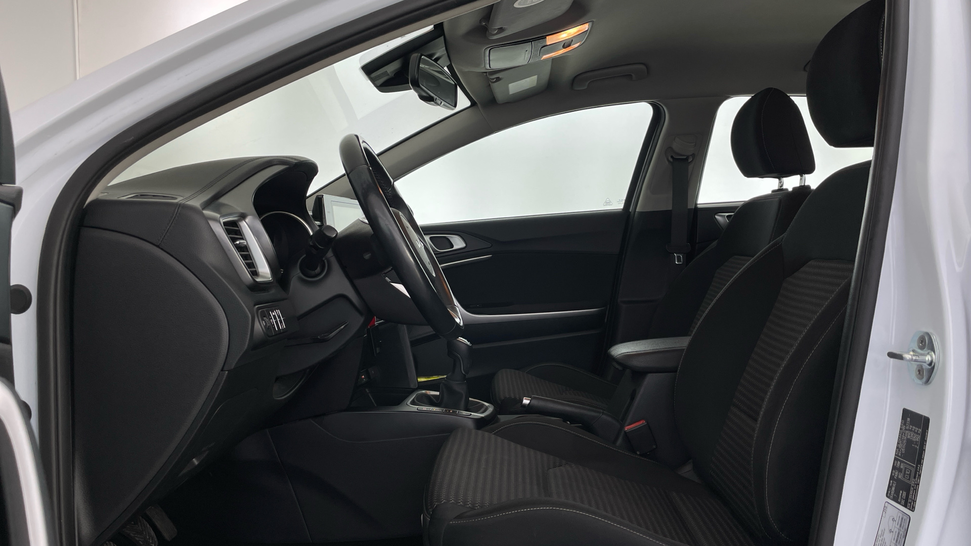 Kia Ceed - 11
