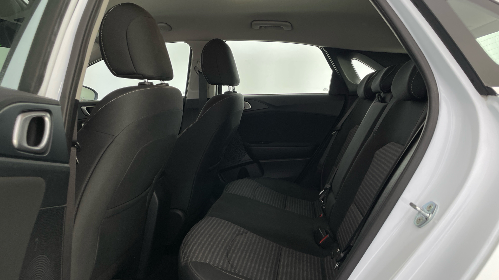 Kia Ceed - 12
