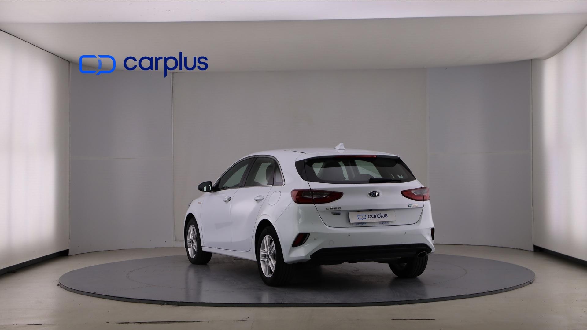 Kia Ceed - 8