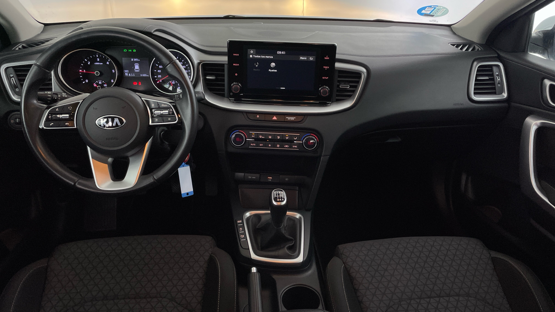 Kia Ceed - 10