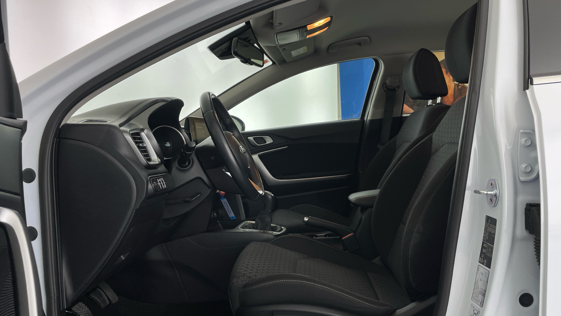 Kia Ceed - 11