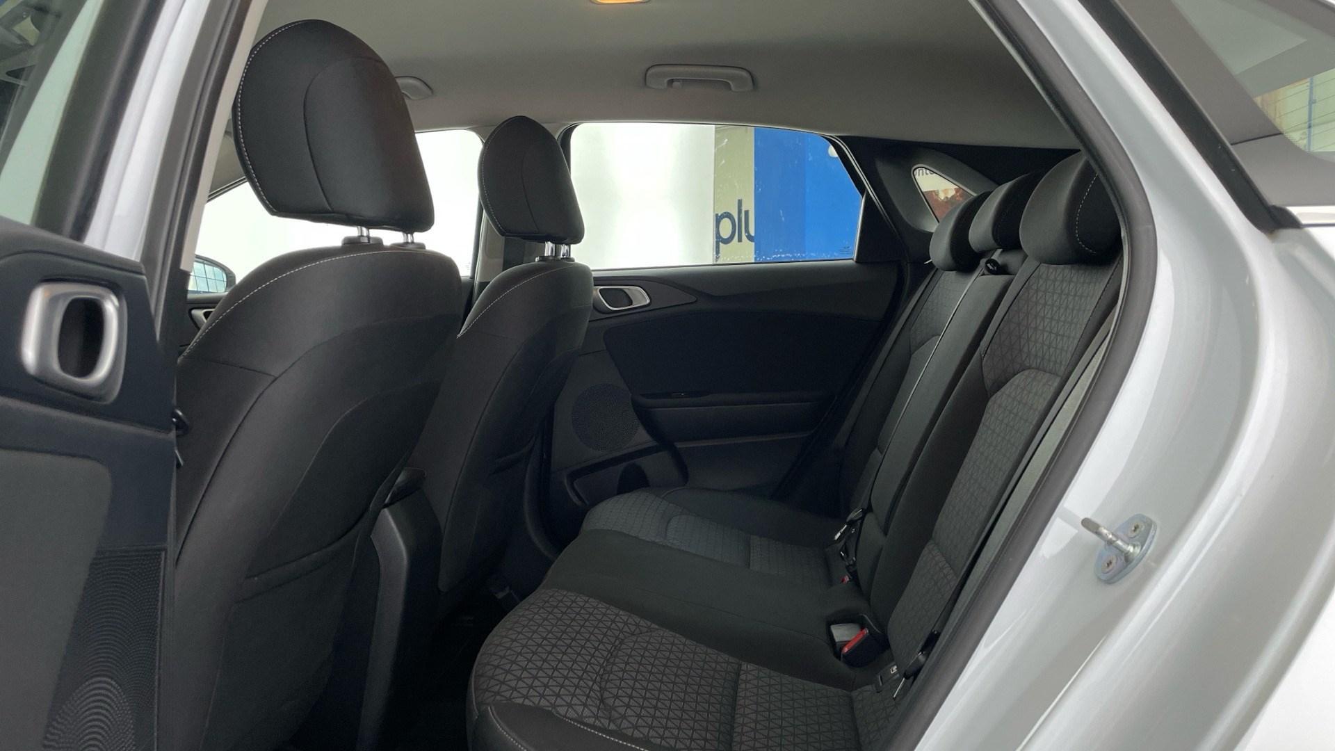 Kia Ceed - 12