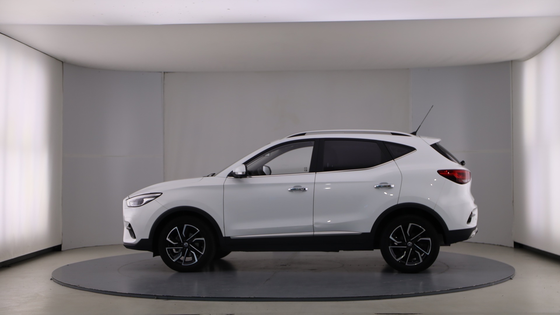 MG ZS - 7