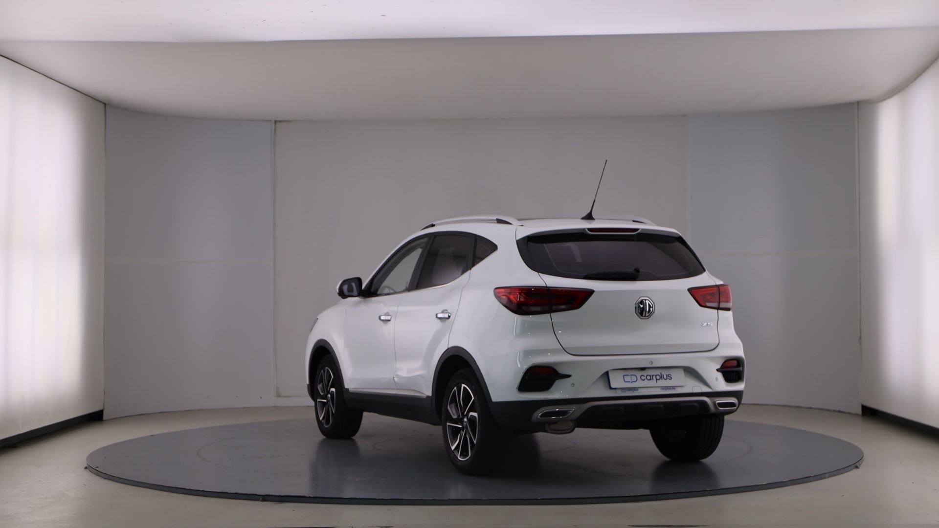 MG ZS - 8