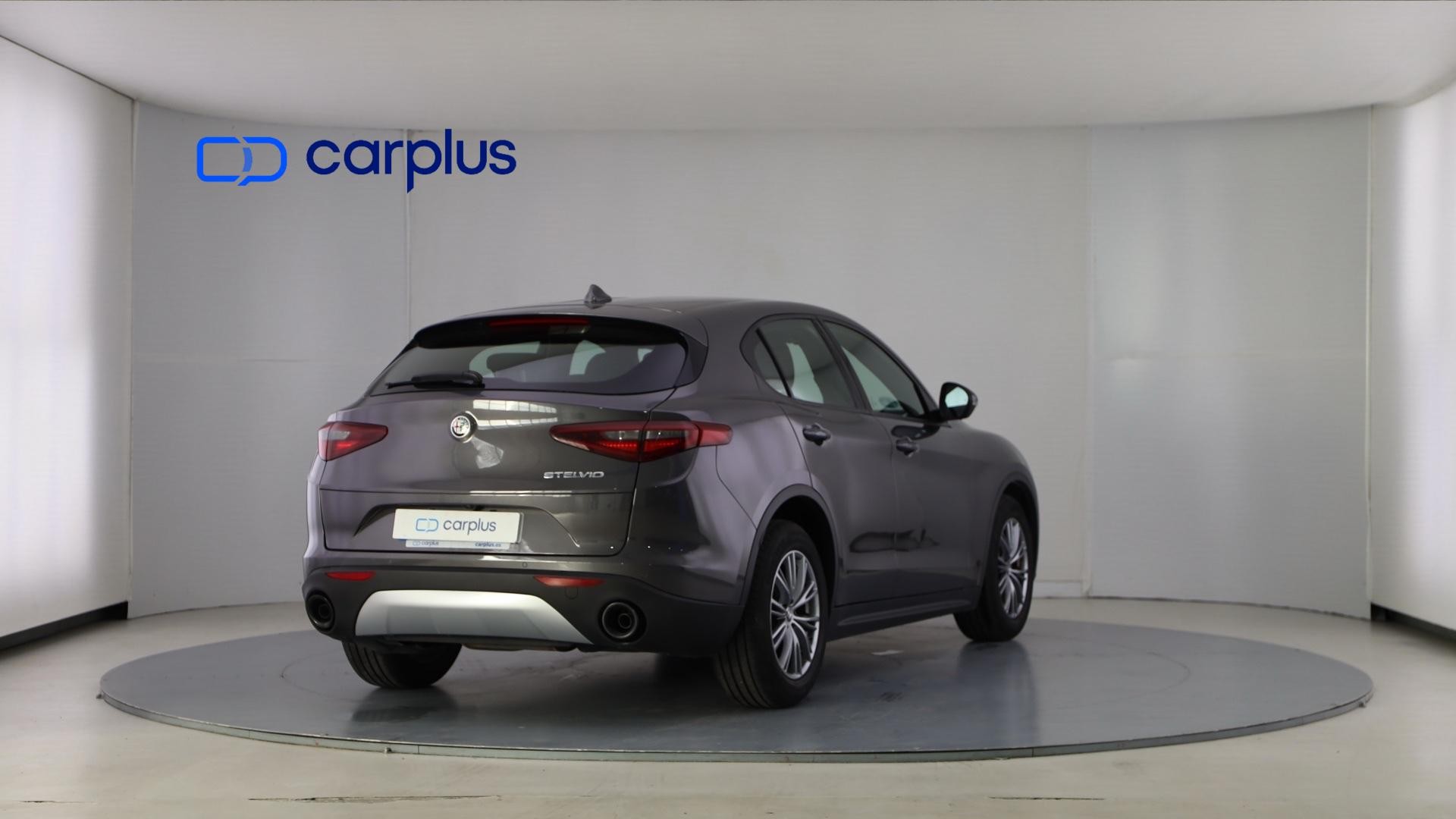 Alfa Romeo Stelvio - 8