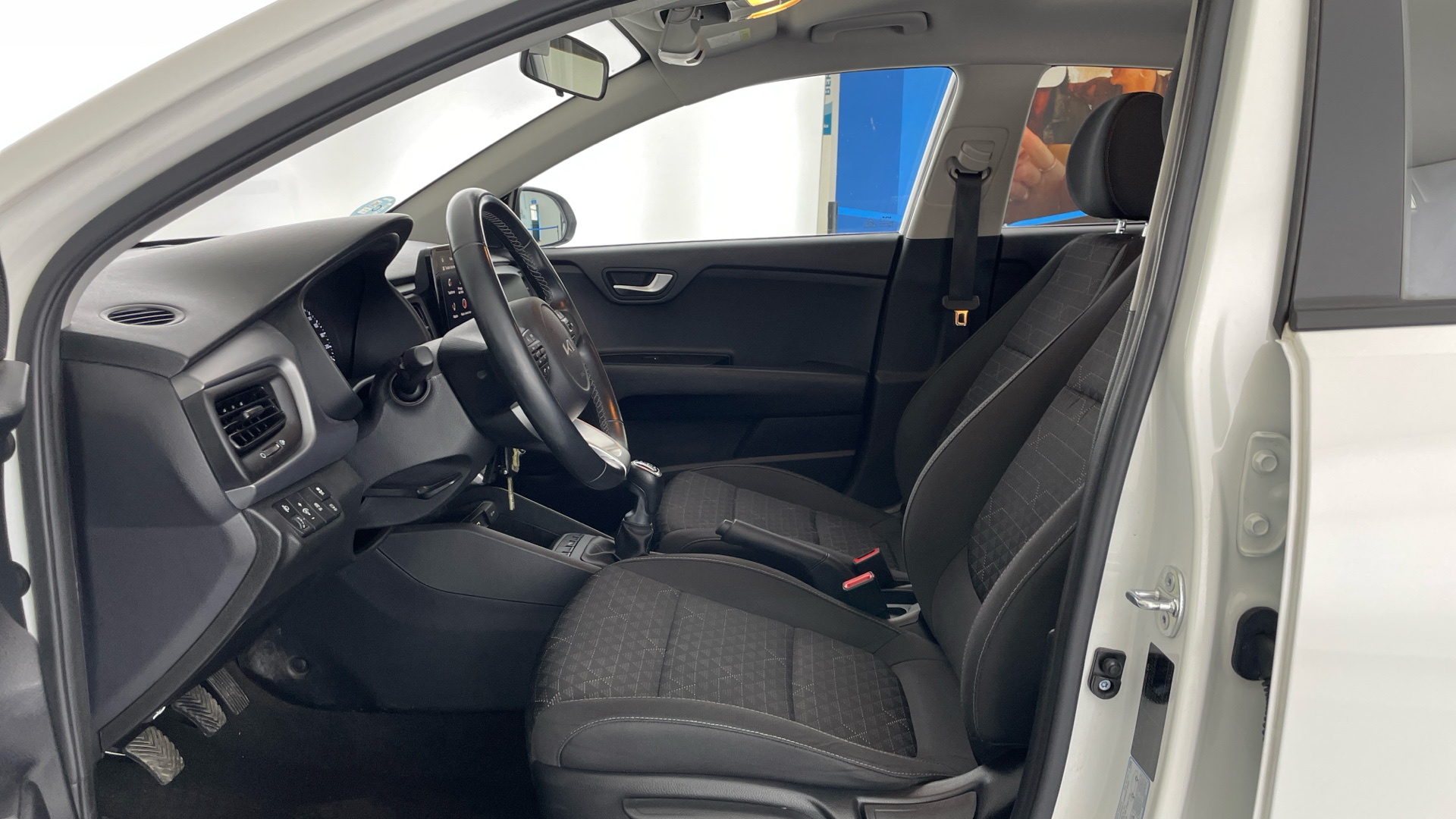 Kia Rio - 11