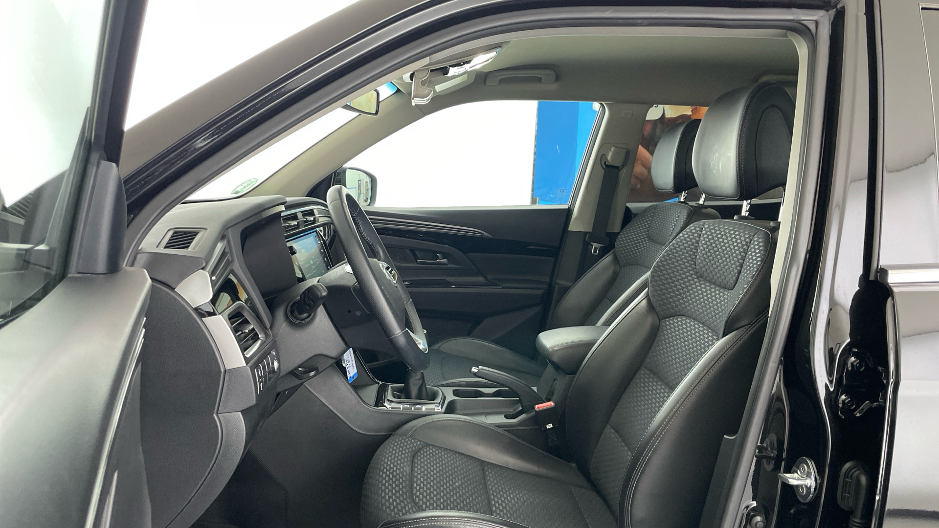 KGM Korando - 11