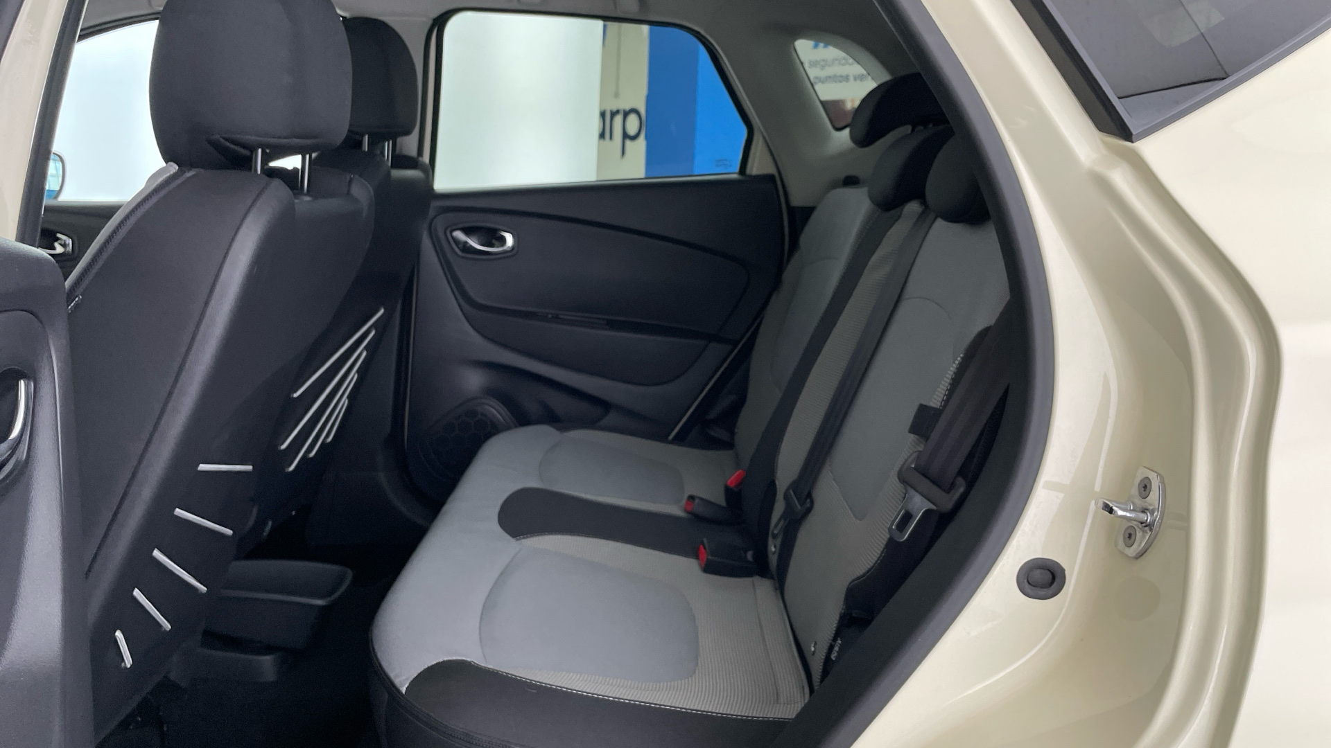 Renault Captur - 12