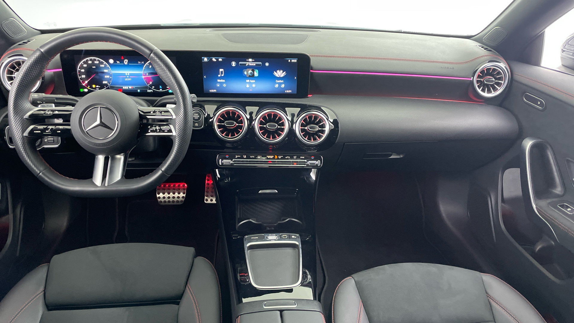 Mercedes-Benz CLA - 10