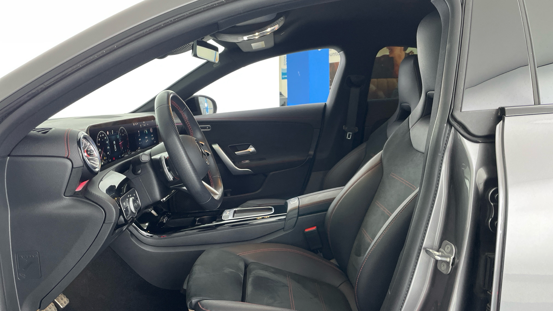 Mercedes-Benz CLA - 11