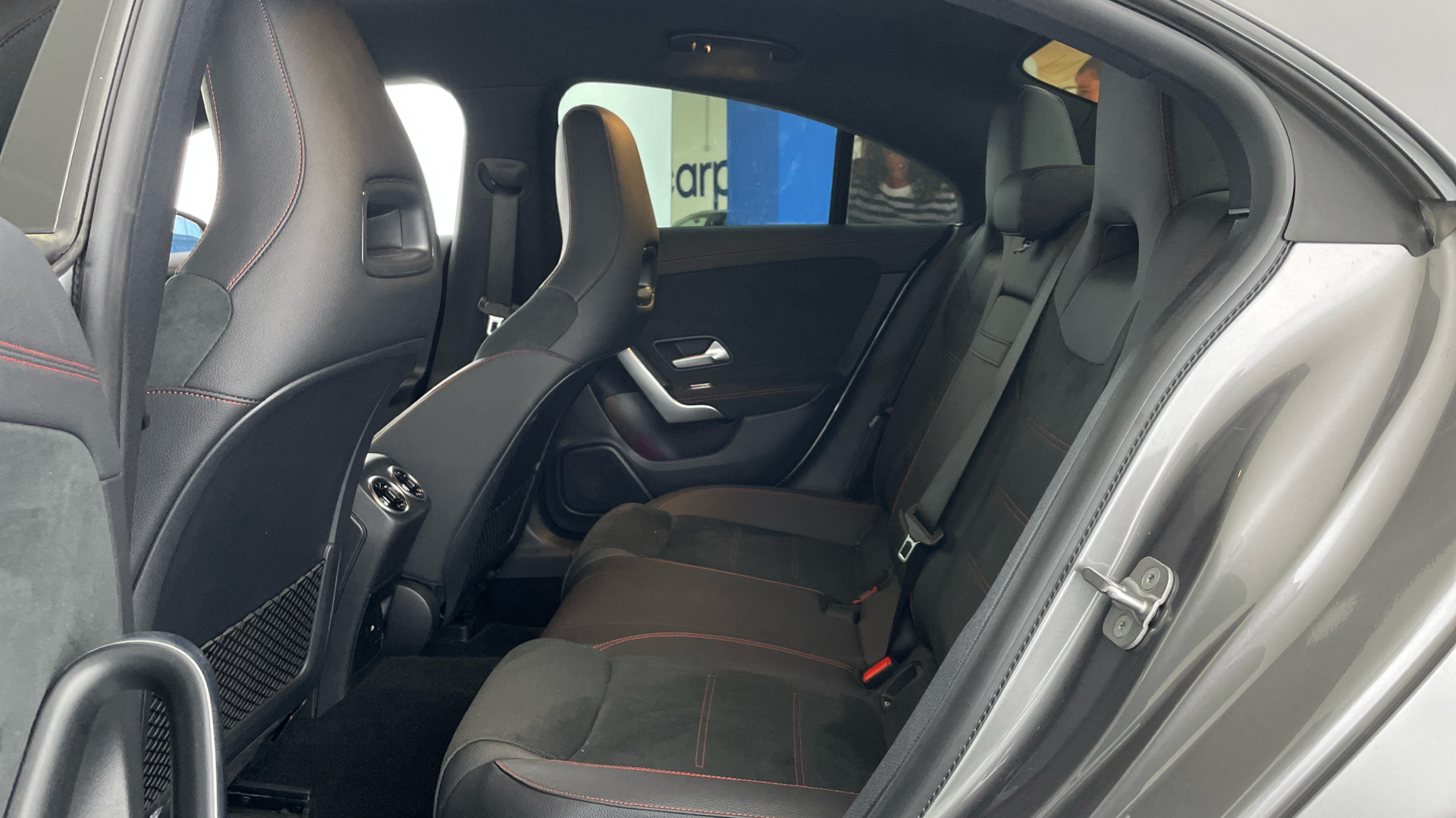 Mercedes-Benz CLA - 12