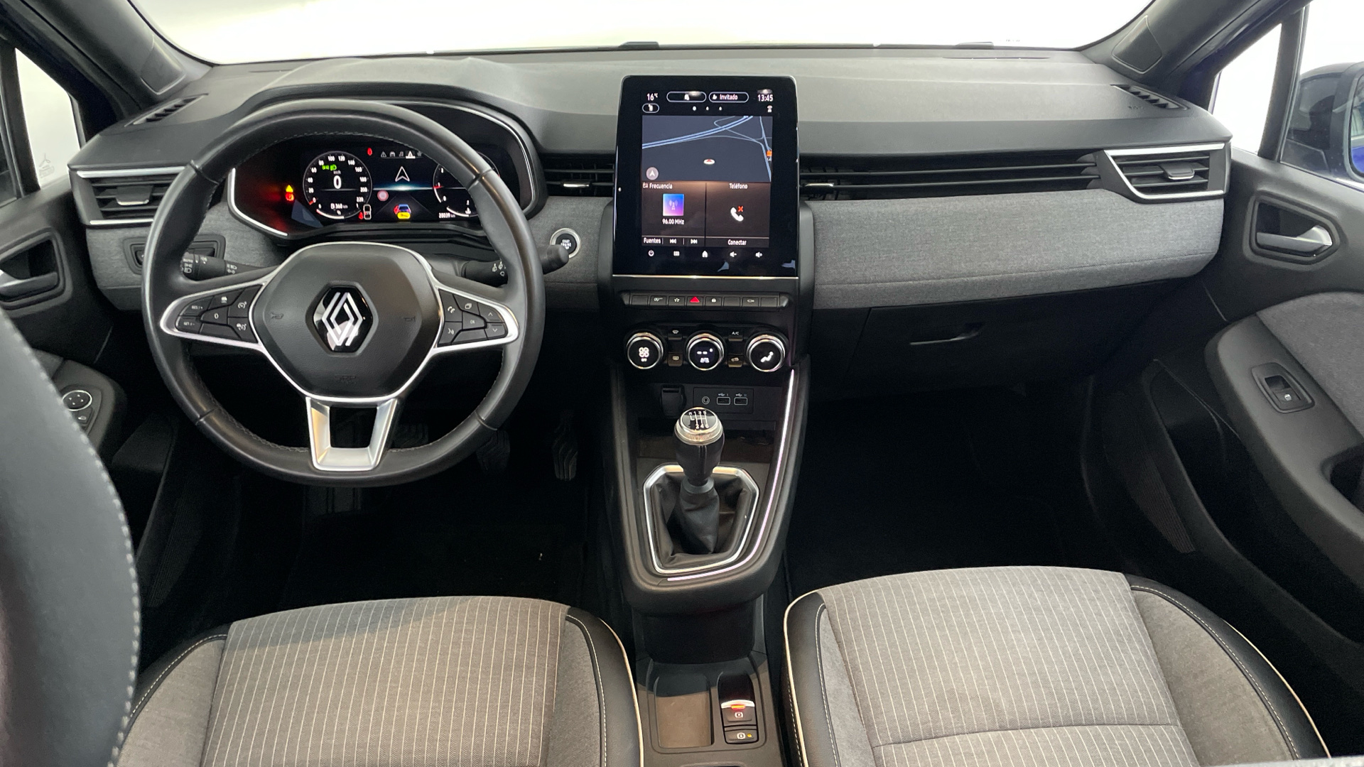 Renault Clio - 10