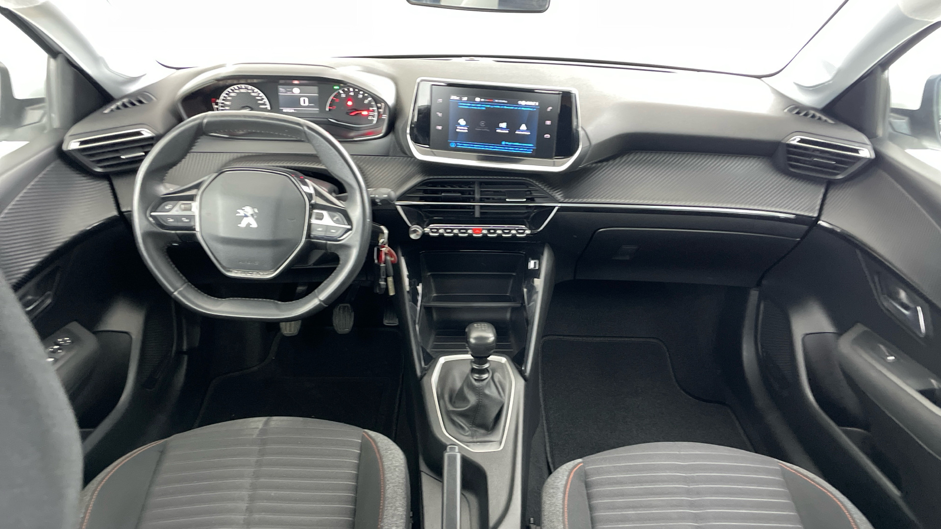 Peugeot 208 - 10