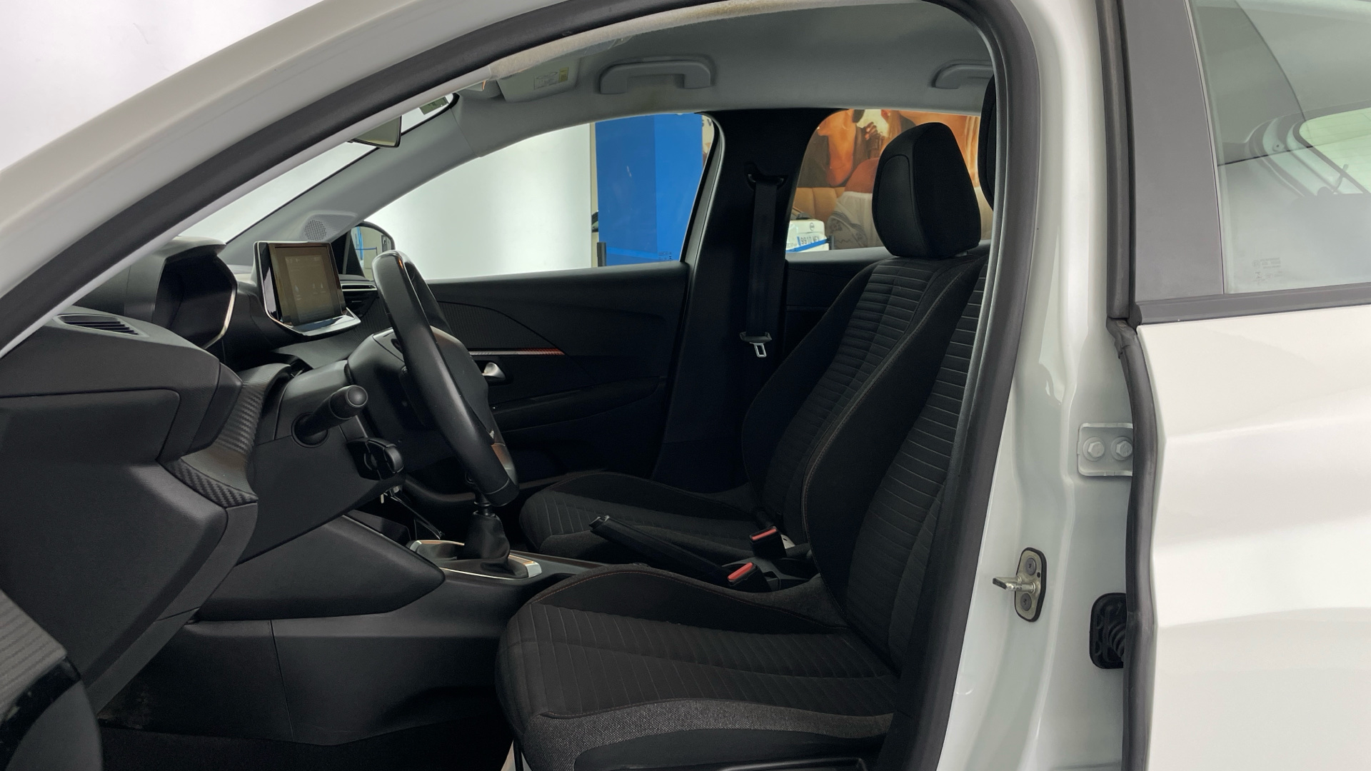 Peugeot 208 - 11