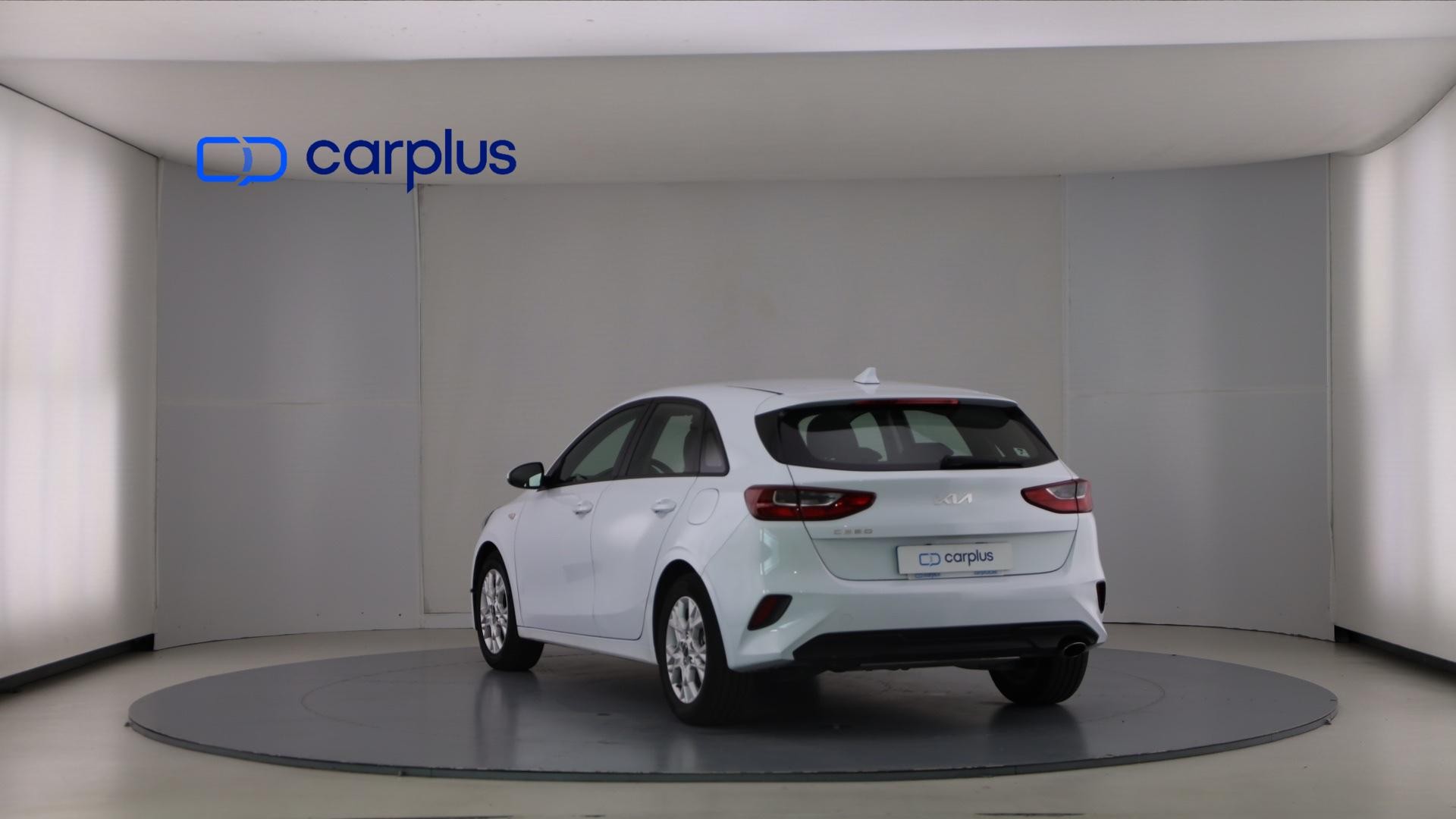 Kia Ceed - 8