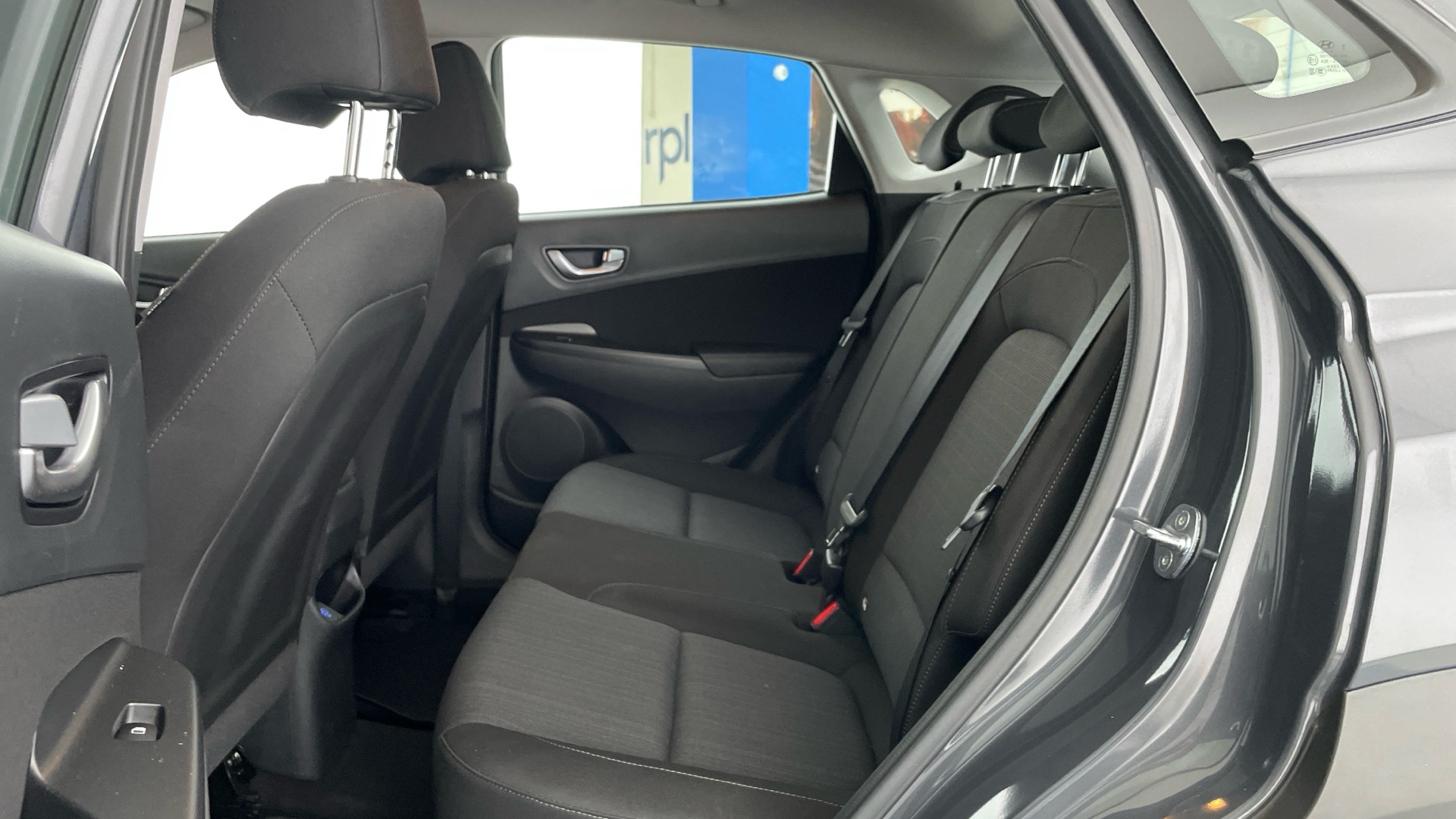 Hyundai Kona - 12