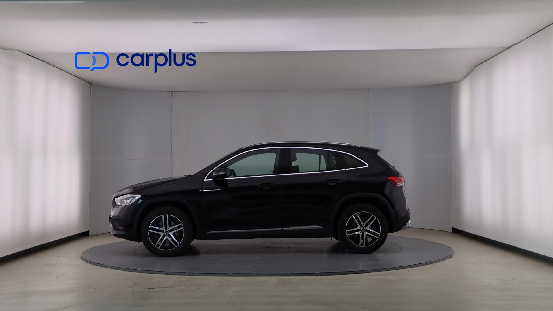 Mercedes-Benz GLA - 4