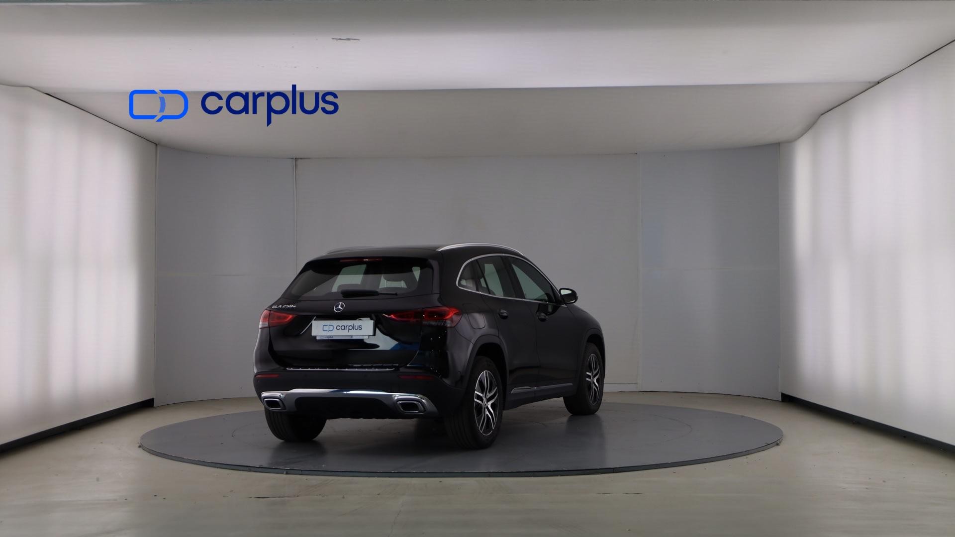 Mercedes-Benz GLA - 8