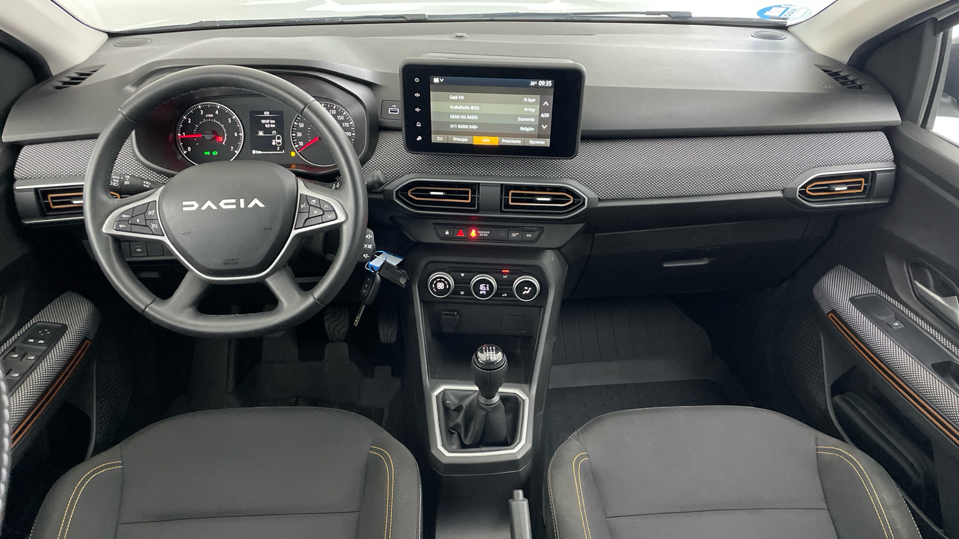 Dacia Sandero - 10