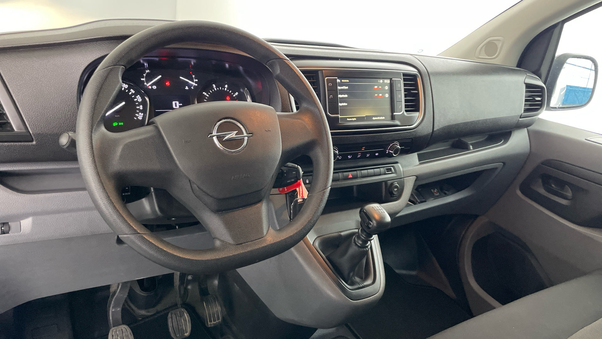 Opel Vivaro - 10