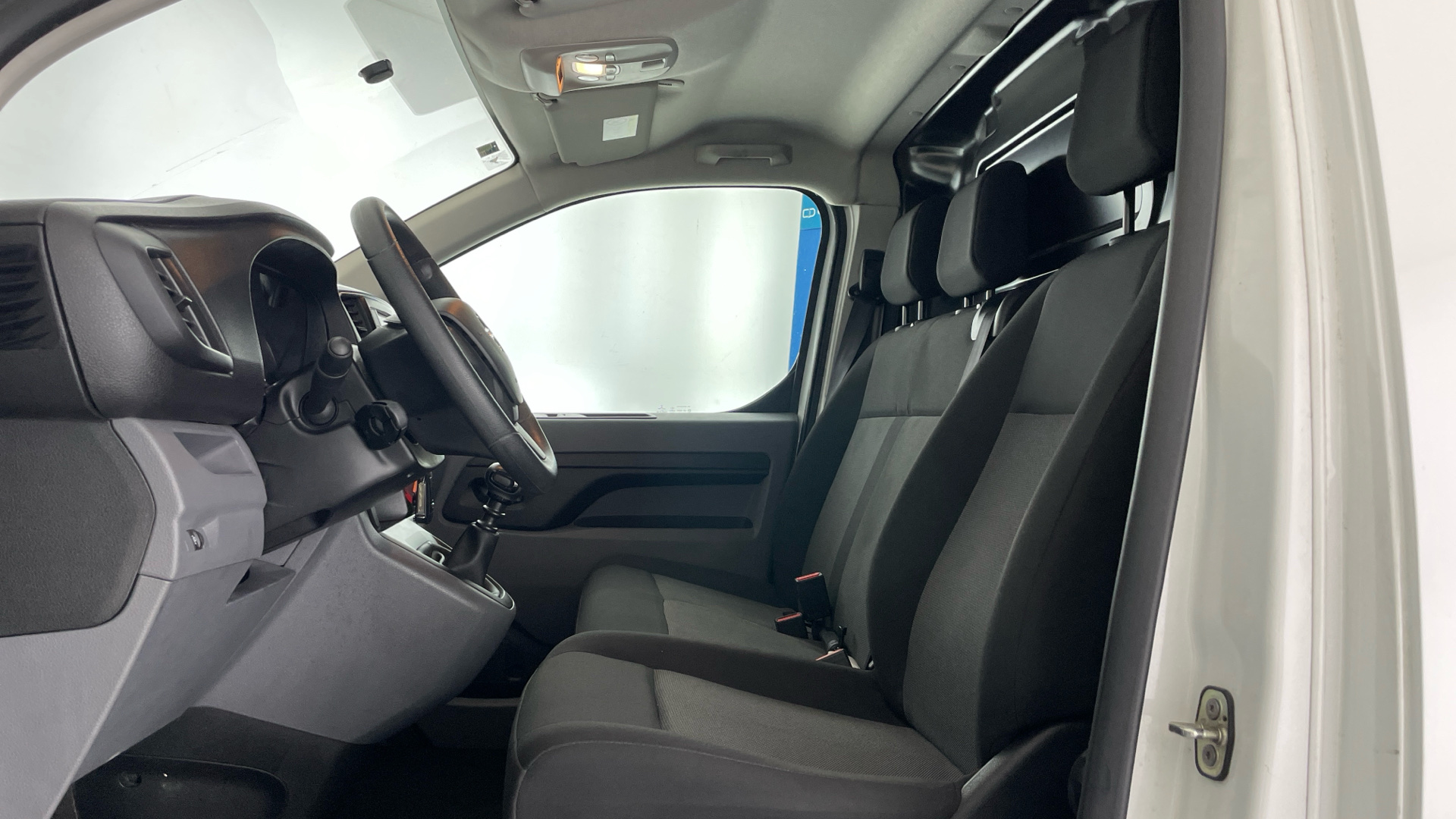 Opel Vivaro - 11
