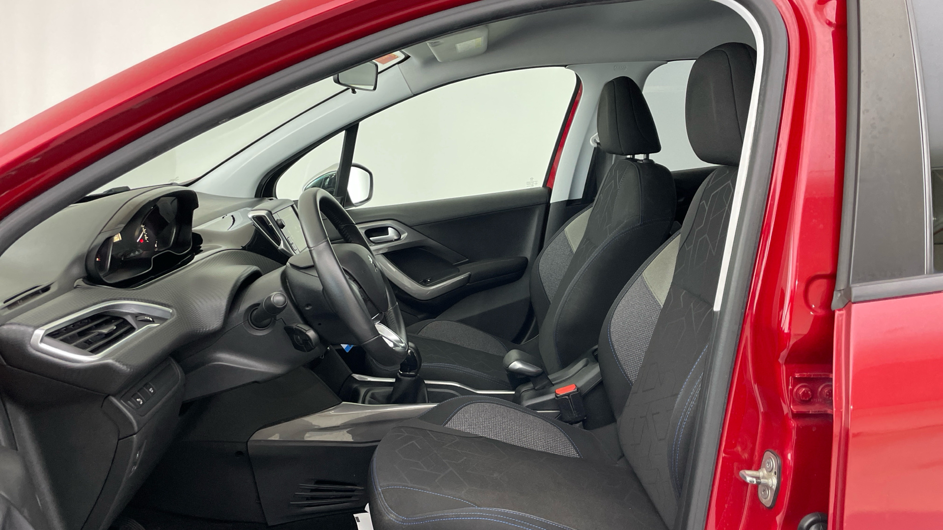 Peugeot 2008 - 11