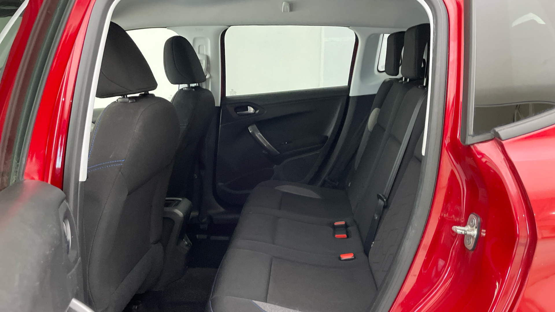 Peugeot 2008 - 12
