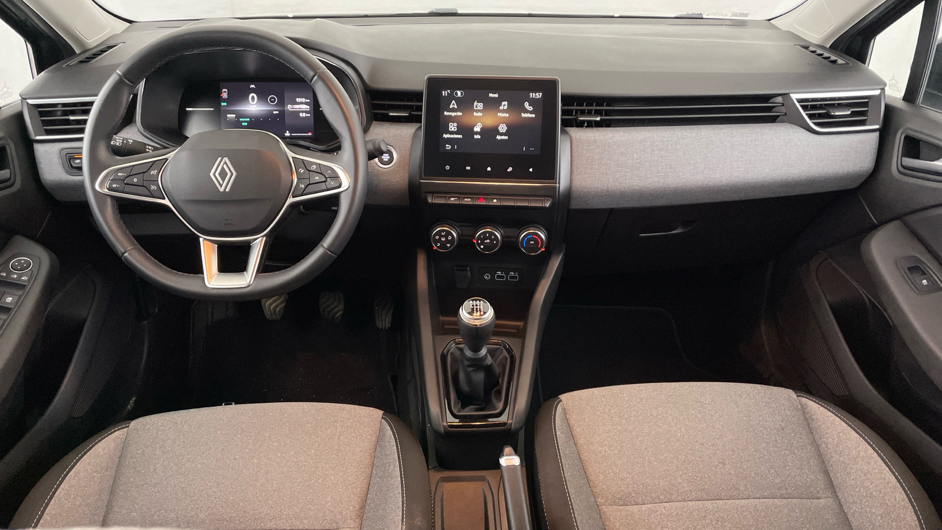 Renault Clio - 10