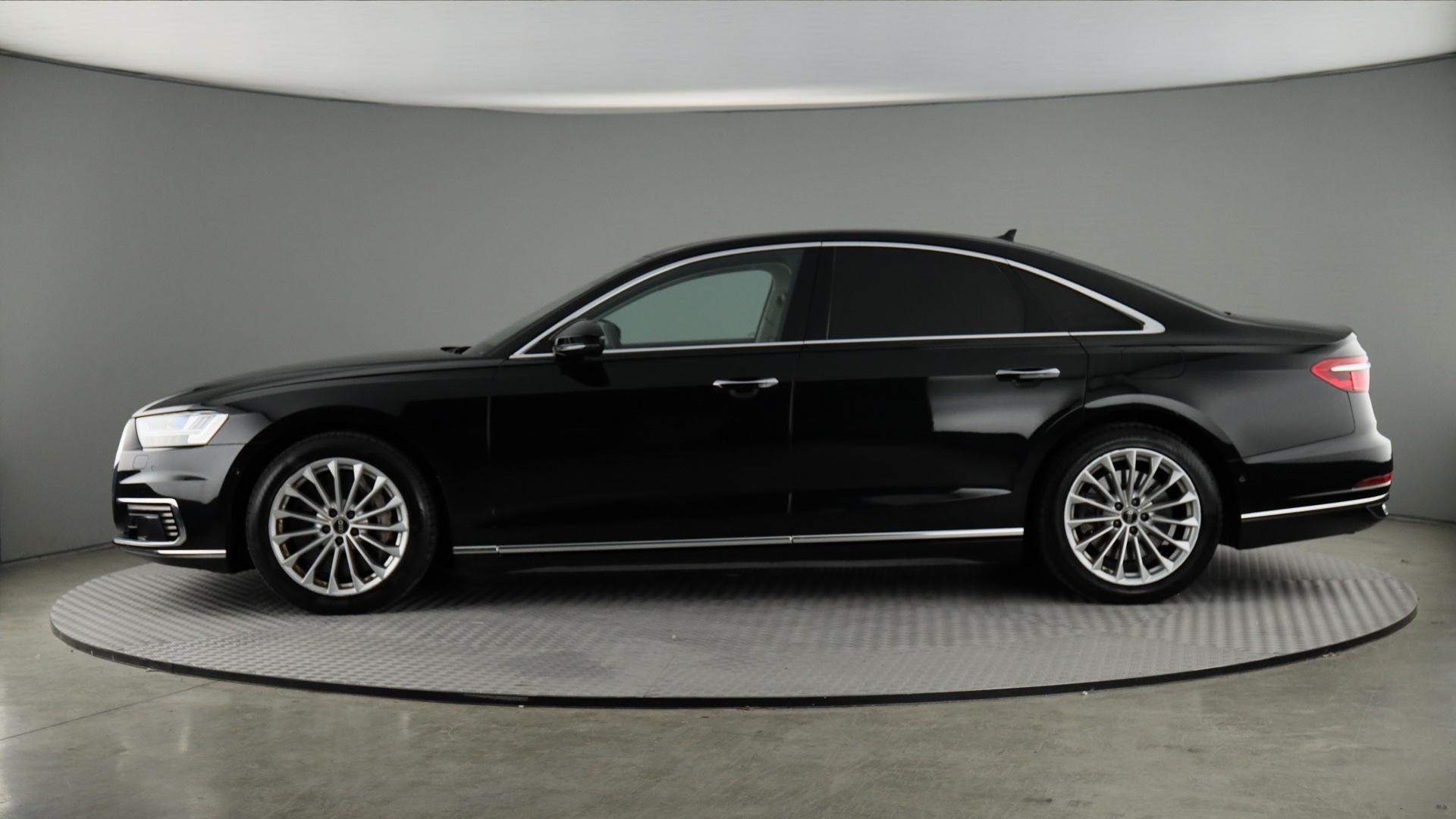 Audi A8 - 4