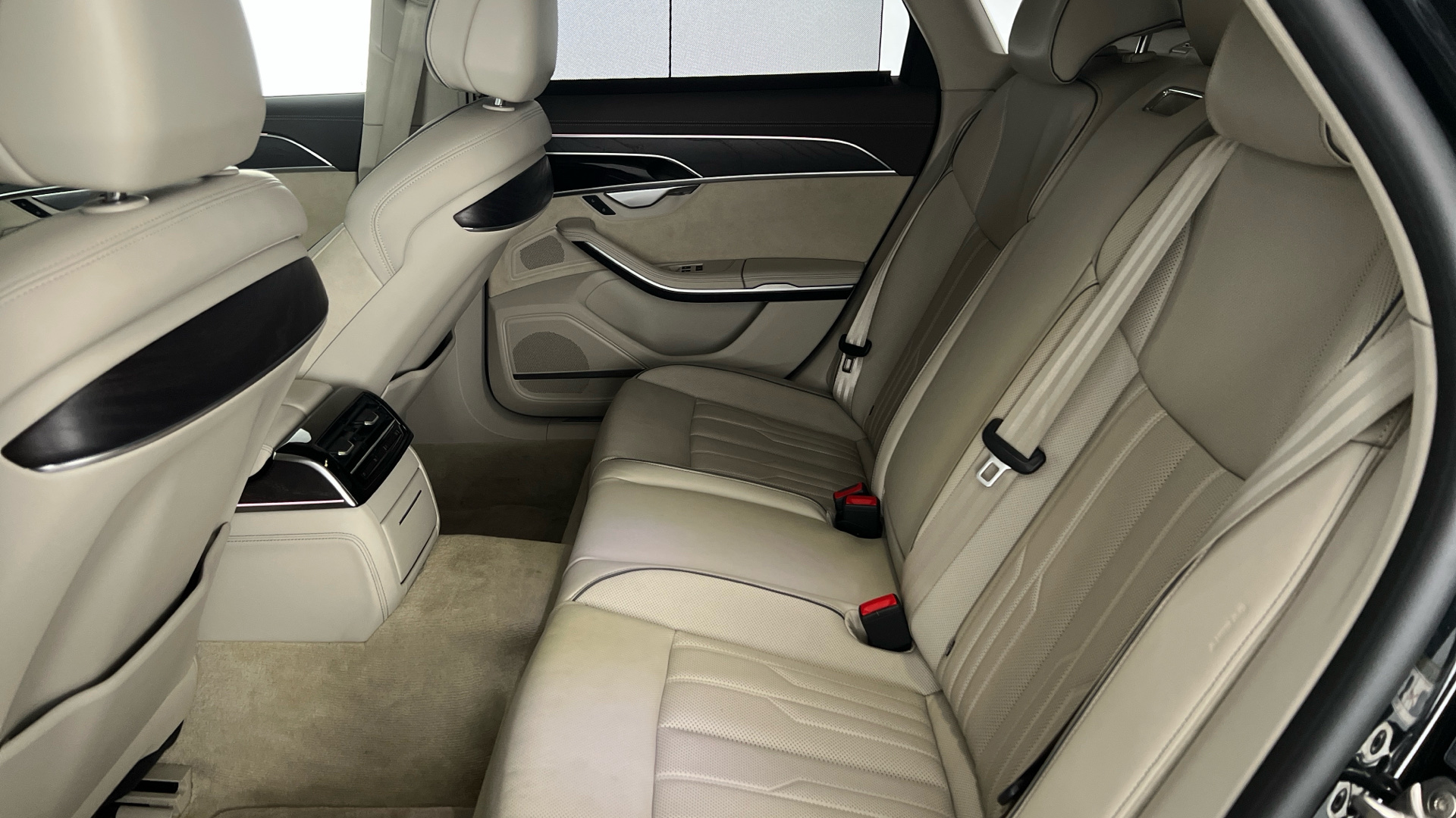 Audi A8 - 12