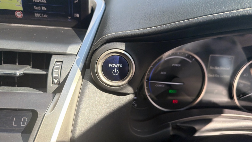 Lexus NX 300h 2.5 5dr CVT [8 Inch Nav] Hybrid Estate - Image 16