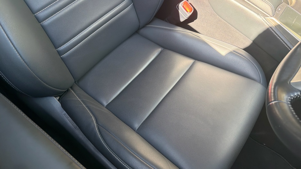 Lexus NX 300h 2.5 5dr CVT [8 Inch Nav] Hybrid Estate - Image 17