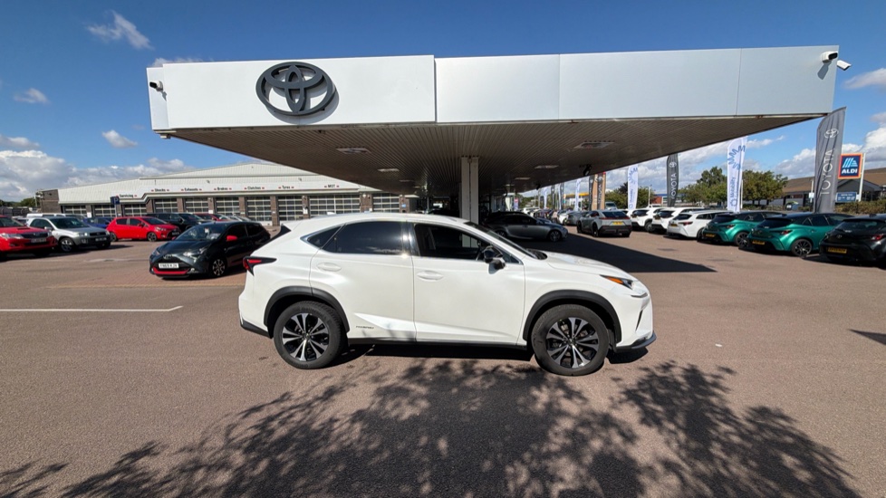 Lexus NX 300h 2.5 5dr CVT [8 Inch Nav] Hybrid Estate - Image 23