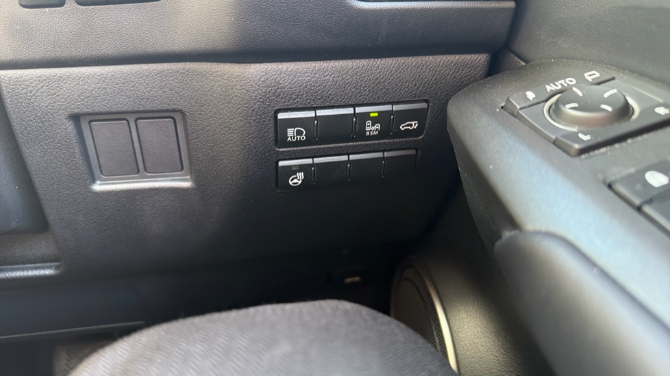 Lexus NX 300h 2.5 5dr CVT [8 Inch Nav] Hybrid Estate - Image 34