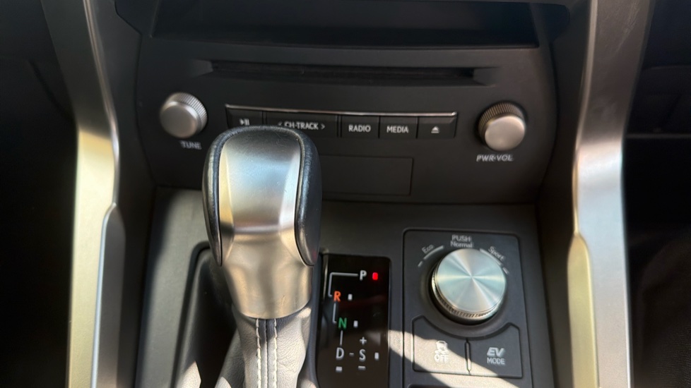 Lexus NX 300h 2.5 5dr CVT [8 Inch Nav] Hybrid Estate - Image 37