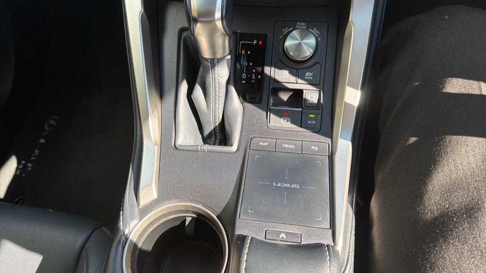 Lexus NX 300h 2.5 5dr CVT [8 Inch Nav] Hybrid Estate - Image 38