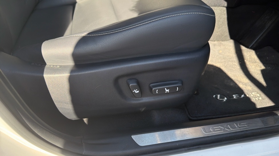 Lexus NX 300h 2.5 5dr CVT [8 Inch Nav] Hybrid Estate - Image 48