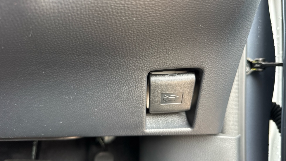 Toyota Aygo X 1.0 VVT-i Pure 5dr Auto Petrol Hatchback - Image 47