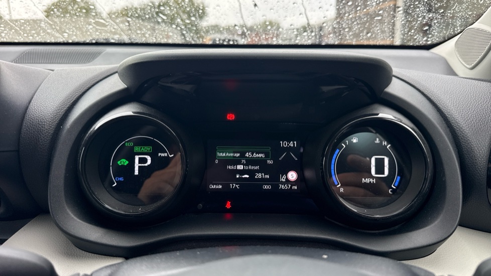 Toyota Yaris 1.5 Hybrid Excel 5dr CVT Hybrid Hatchback - Image 11