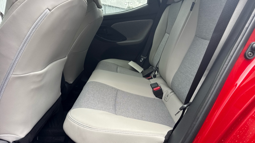 Toyota Yaris 1.5 Hybrid Excel 5dr CVT Hybrid Hatchback - Image 15