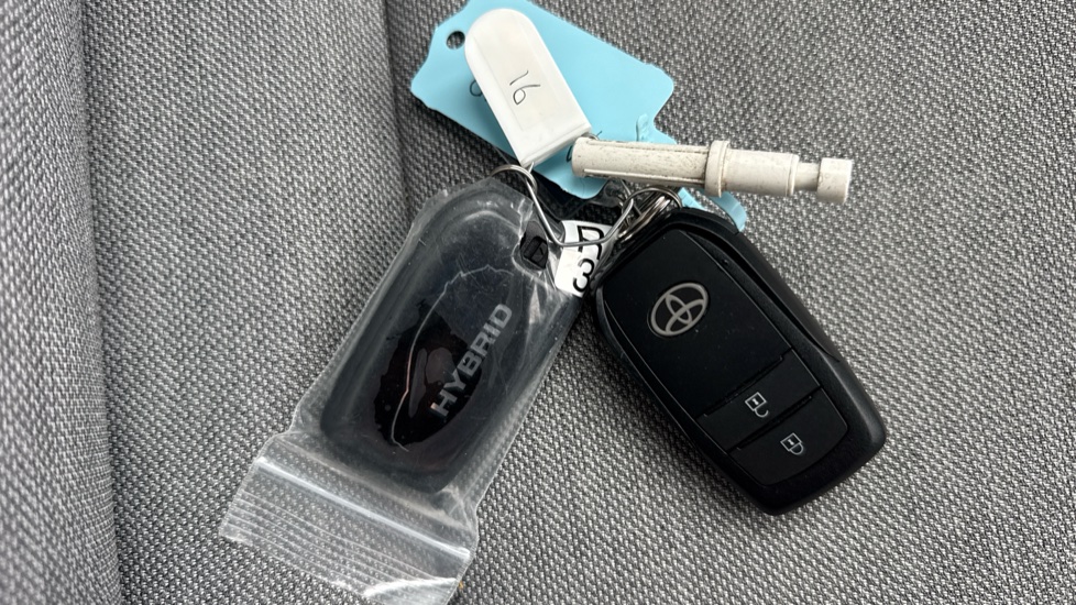 Toyota Yaris 1.5 Hybrid Excel 5dr CVT Hybrid Hatchback - Image 28