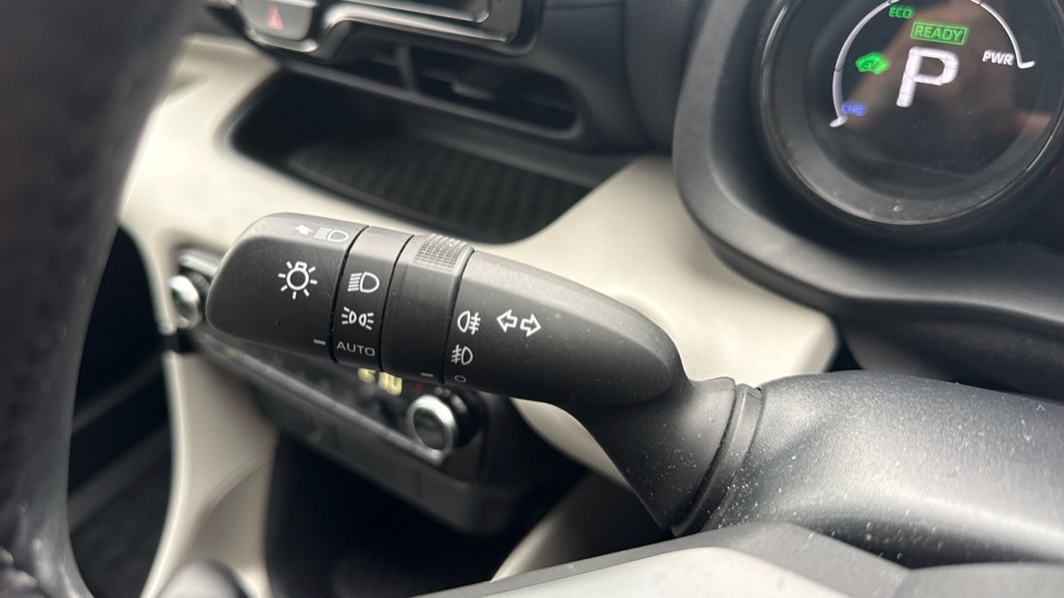 Toyota Yaris 1.5 Hybrid Excel 5dr CVT Hybrid Hatchback - Image 33