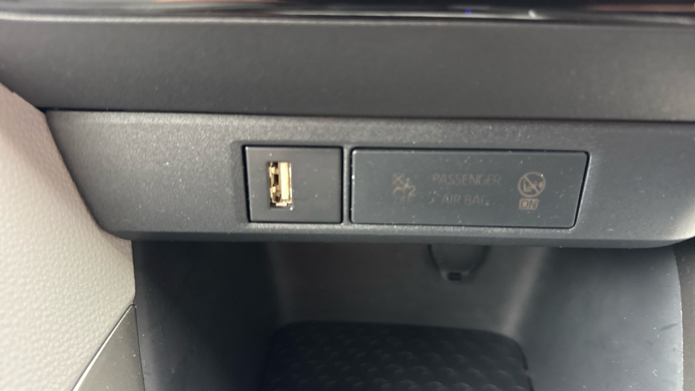 Toyota Yaris 1.5 Hybrid Excel 5dr CVT Hybrid Hatchback - Image 37