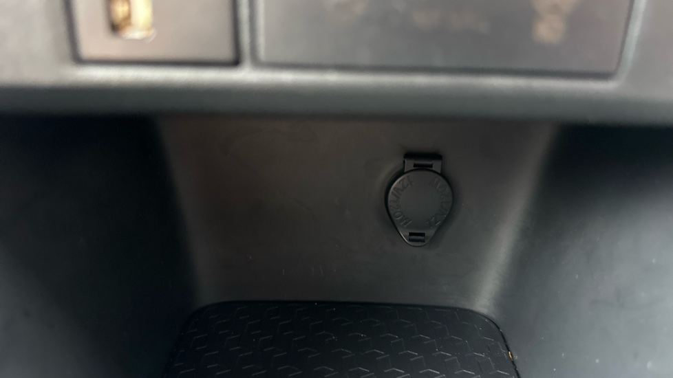 Toyota Yaris 1.5 Hybrid Excel 5dr CVT Hybrid Hatchback - Image 38
