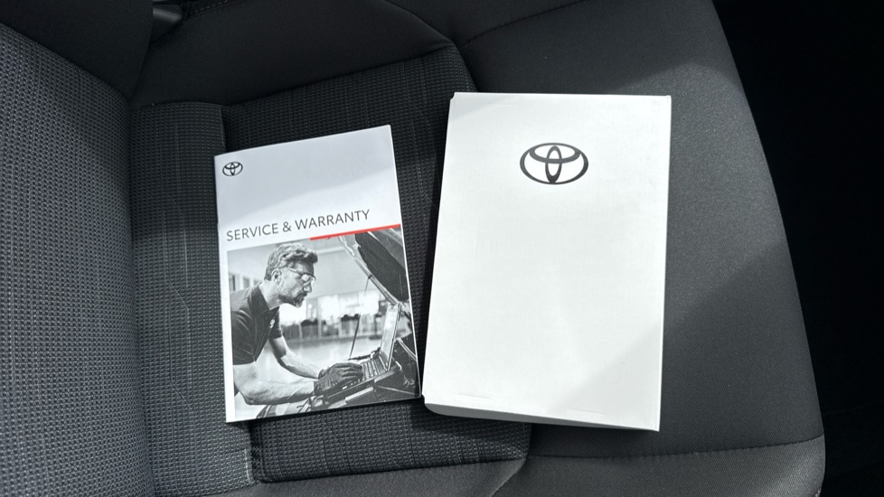 Toyota RAV4 2.5 PHEV Design 5dr CVT Estate - Image 27