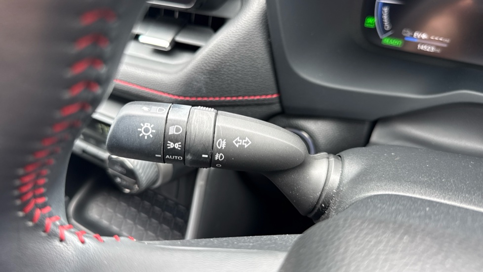 Toyota RAV4 2.5 PHEV Design 5dr CVT Estate - Image 34