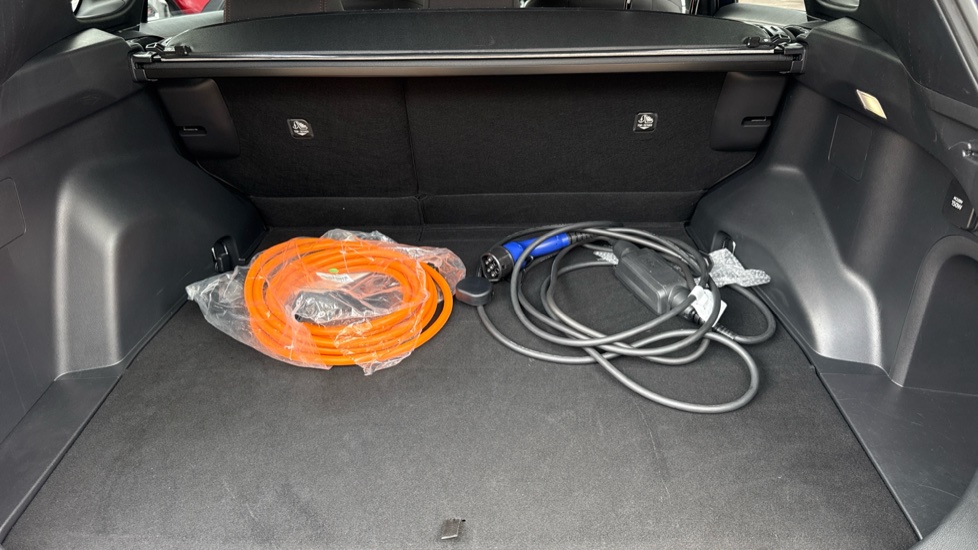 Toyota RAV4 2.5 PHEV Design 5dr CVT Estate - Image 43