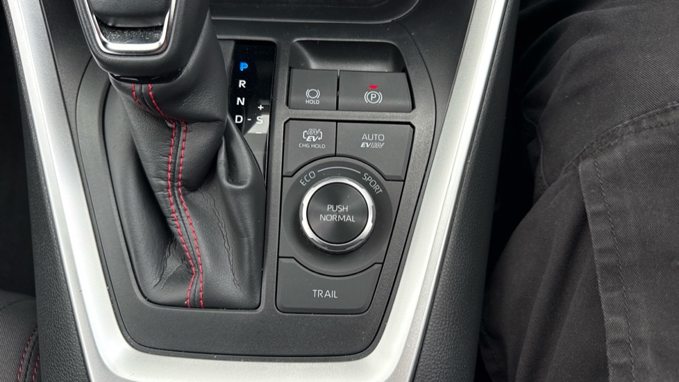 Toyota RAV4 2.5 PHEV Design 5dr CVT Estate - Image 50