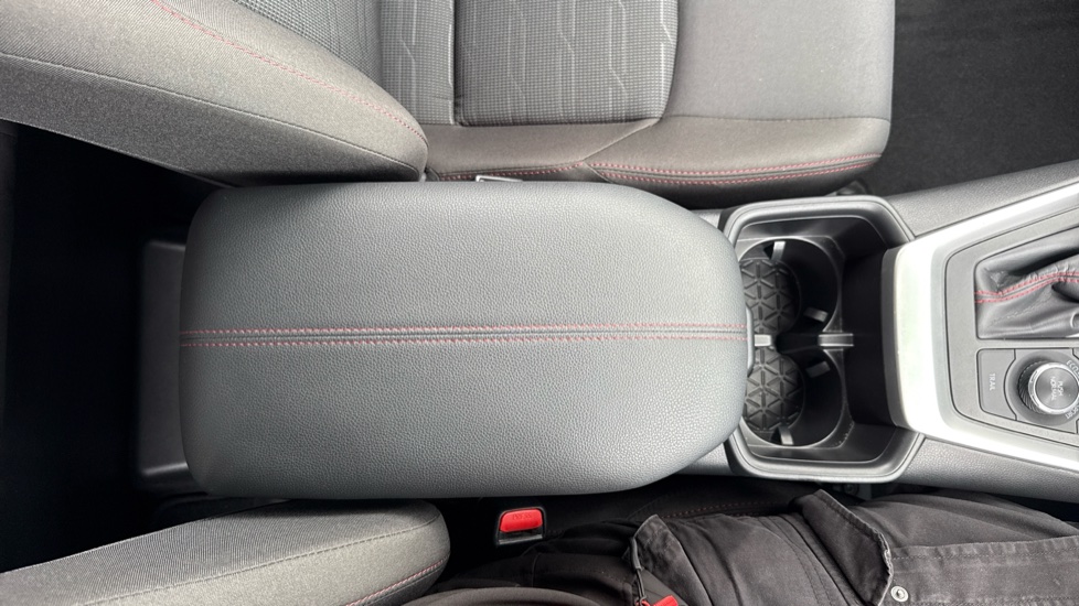 Toyota RAV4 2.5 PHEV Design 5dr CVT Estate - Image 52